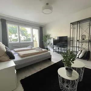 Sonne & Beton Apartment